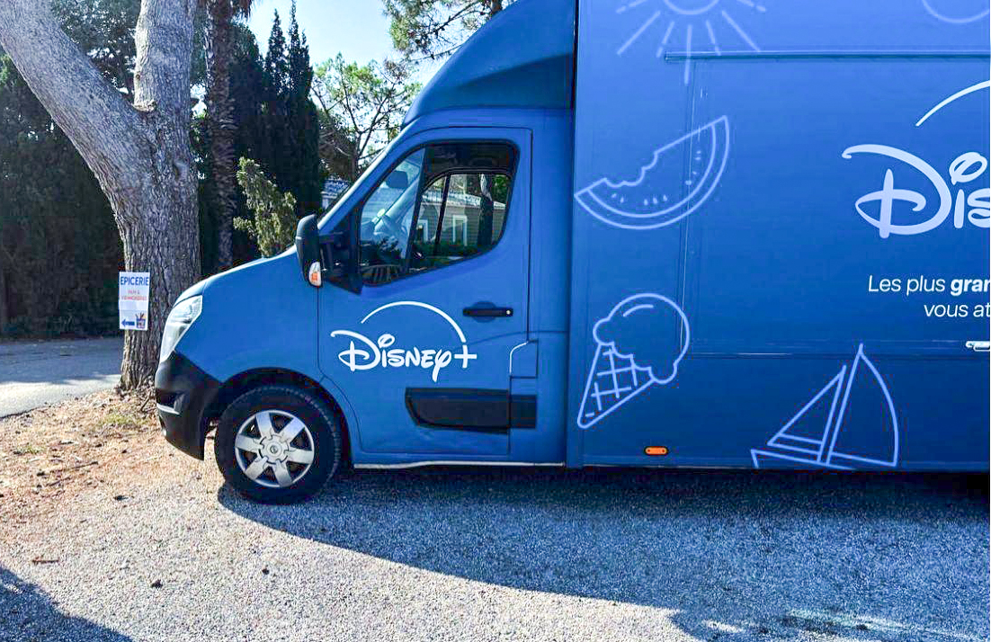 Camion Disney Plus