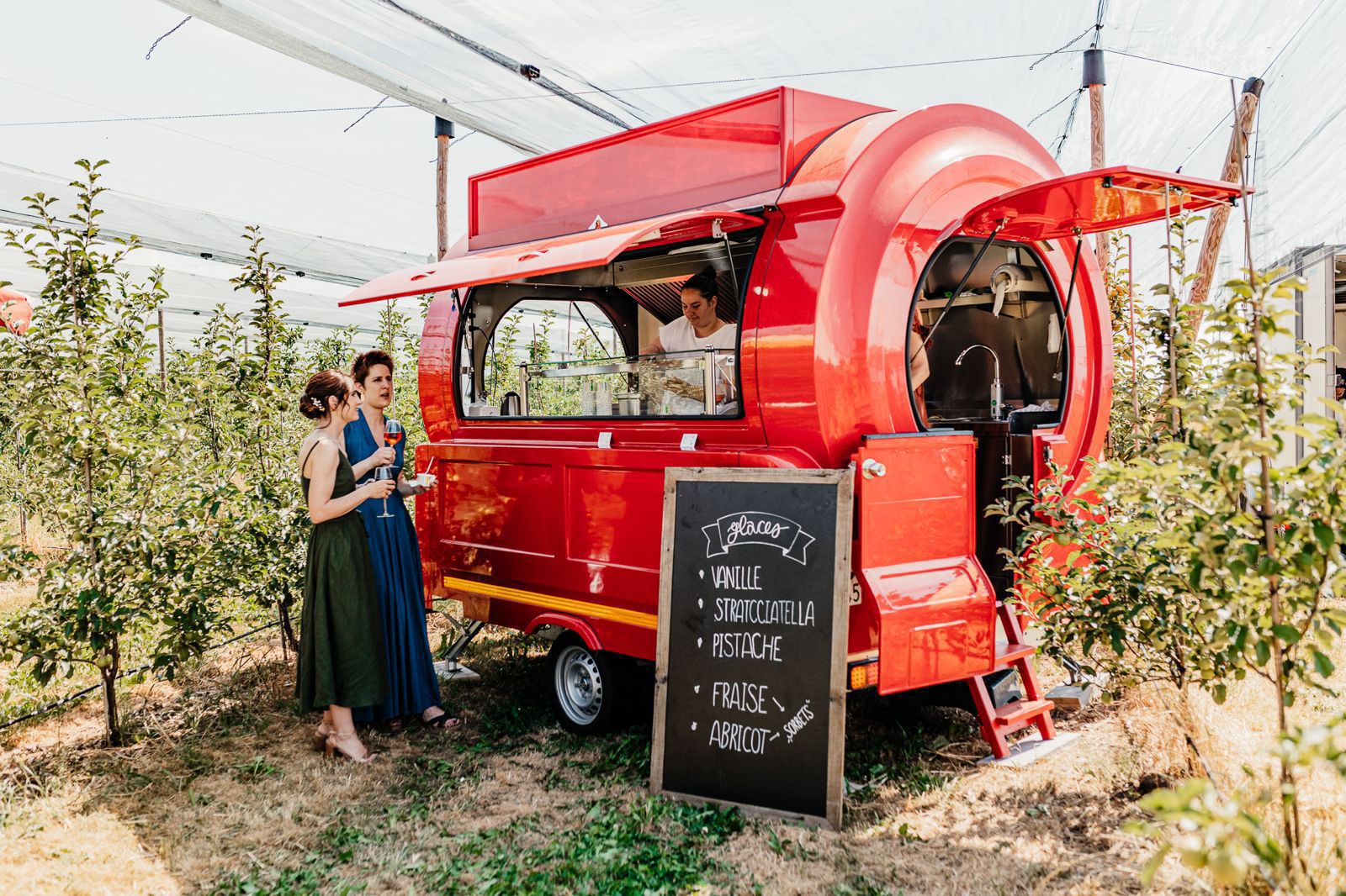 Trailer in canette style with an authentic retro design.