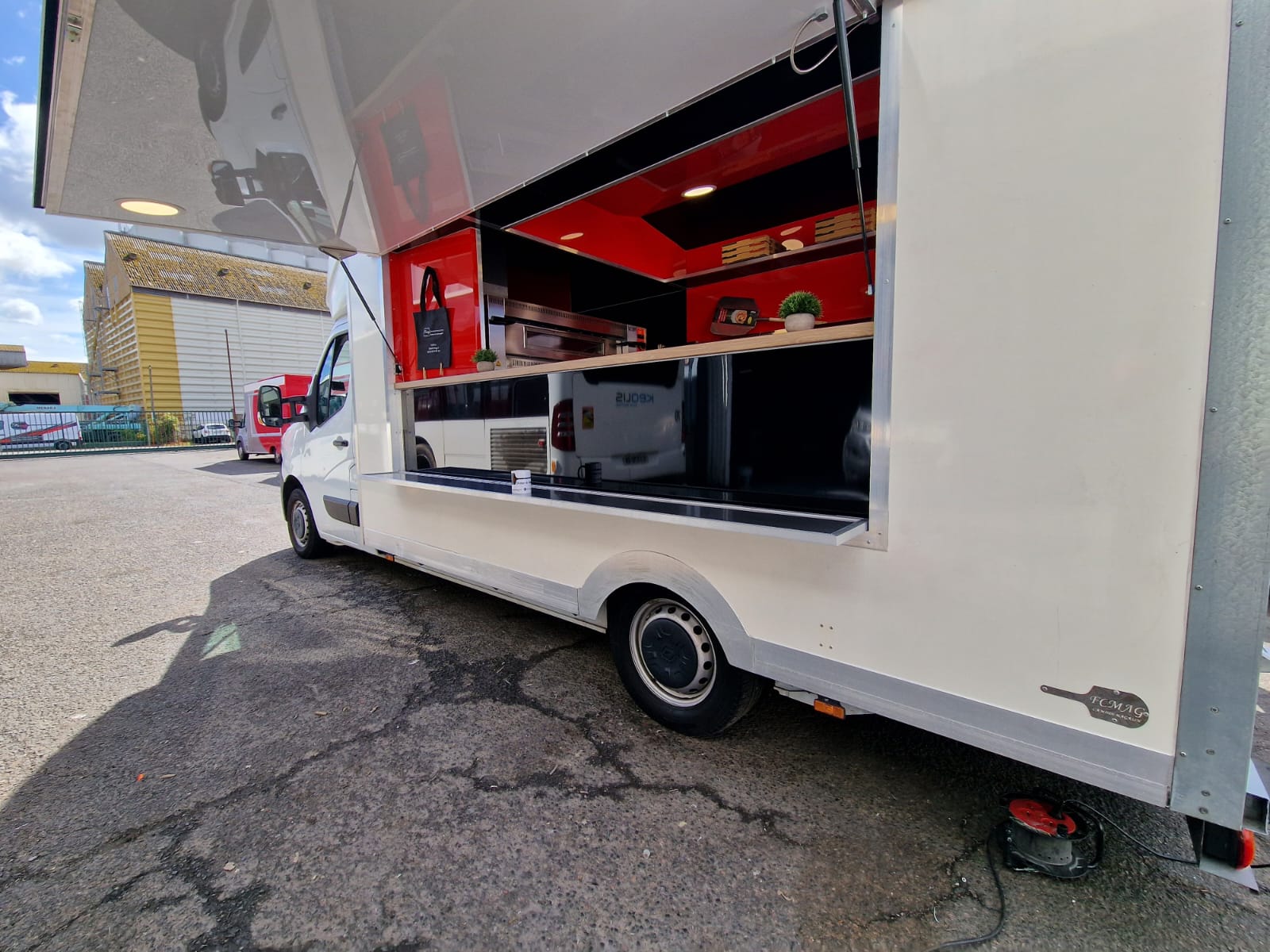 Camion pizza four à gaz