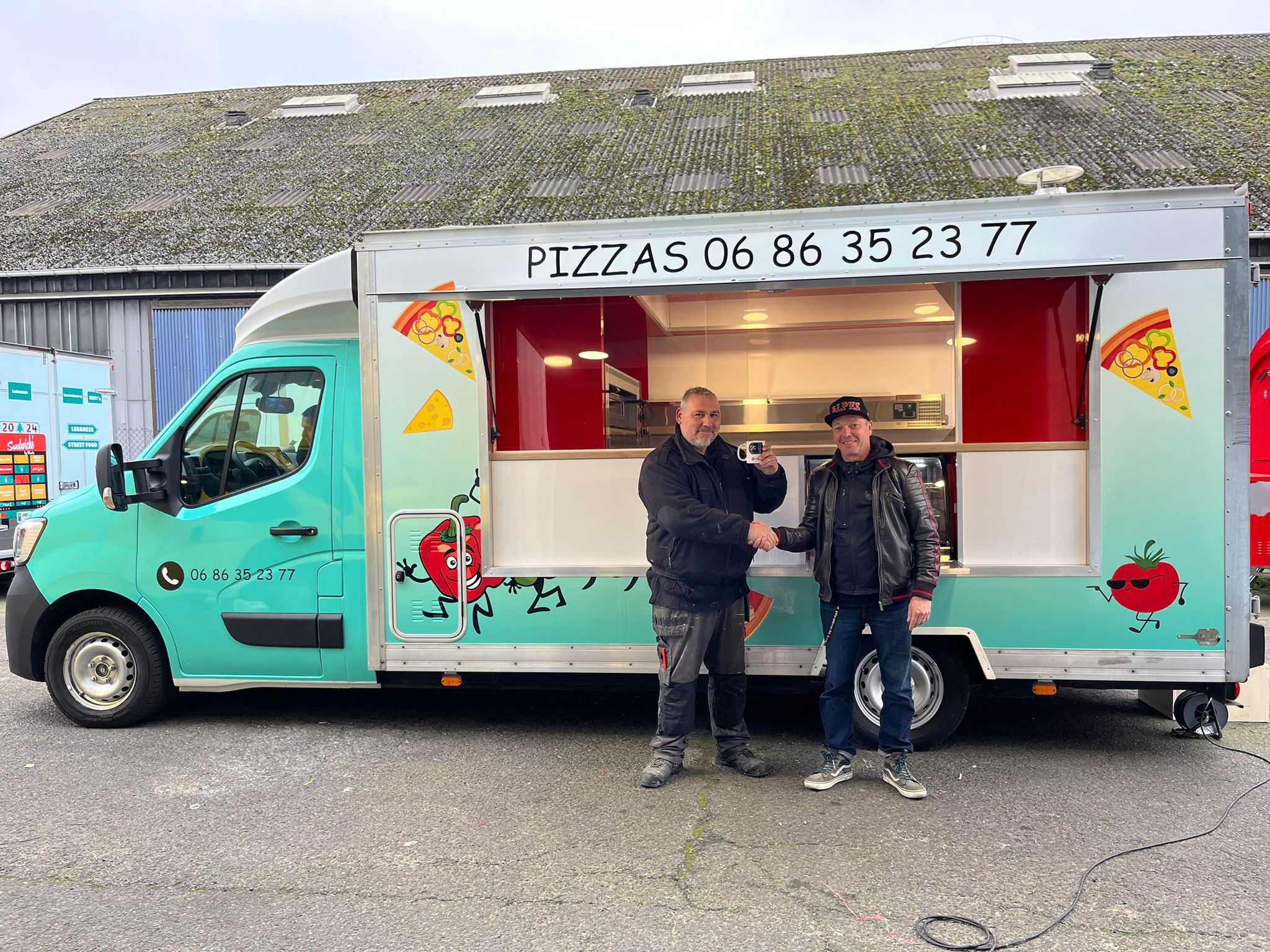 Camion Pizza Parfait : Votre Pizzeria Mobile, Prête à Conquérir Tous les Lieux