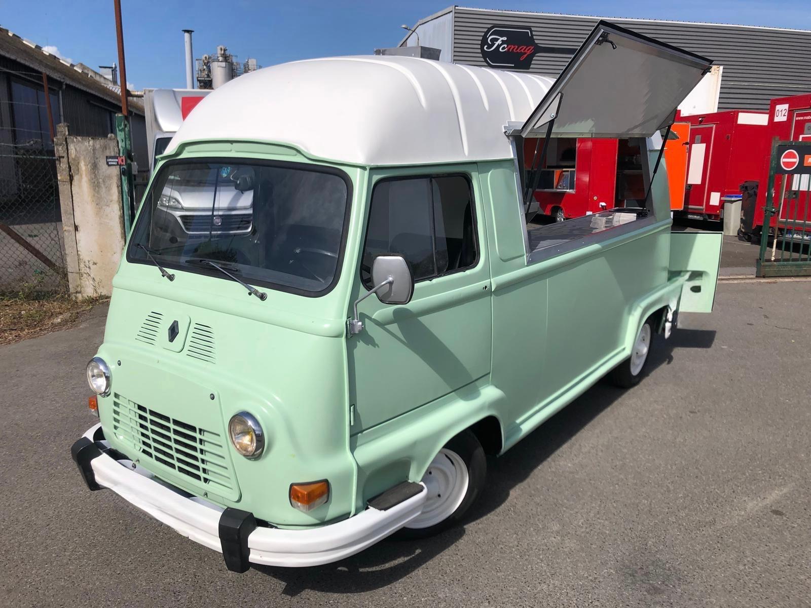 Estafette RENAUT Ouverture latérale et aménagement type snacking